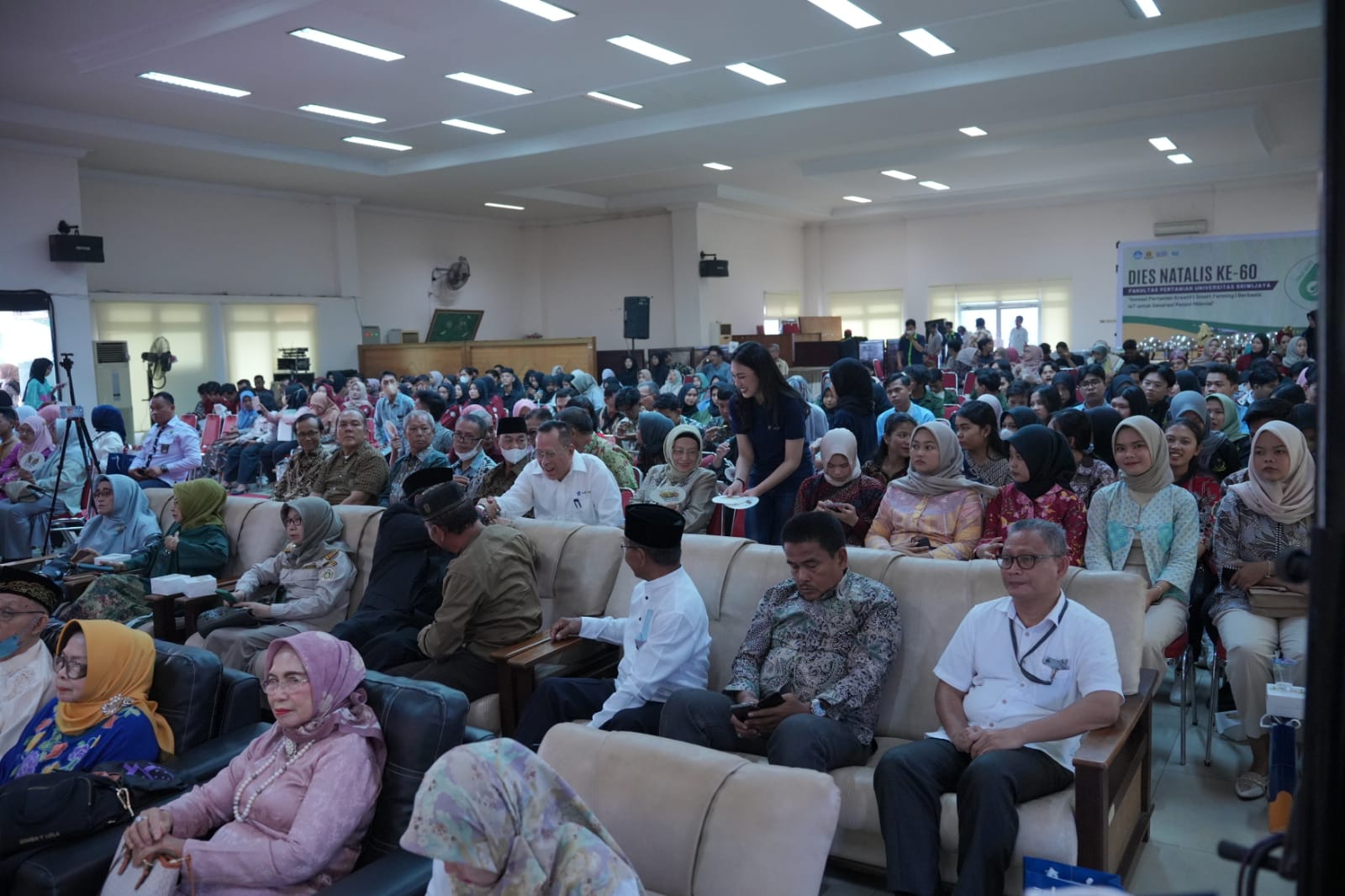 ACARA PUNCAK DAN ORASI ILMIAH DIES NATALIS KE-60 FAKULTAS PERTANIAN ...